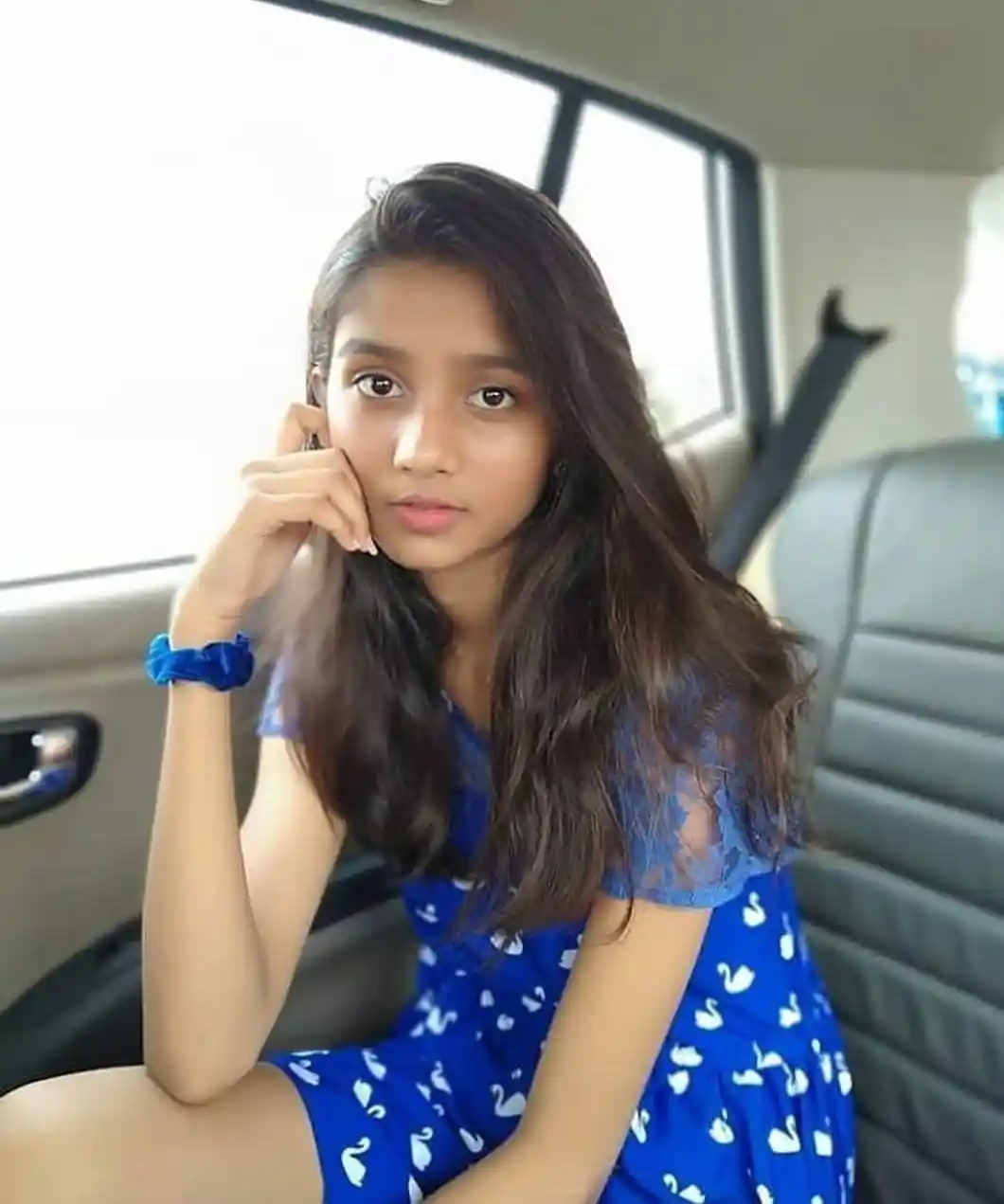 girl_1.zTG6SGPS girl_1.zTG6SGPS